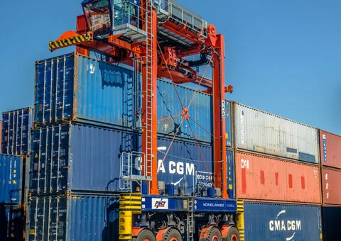 Container Straddle Carrier - Product Image Container Straddle Carrier product image