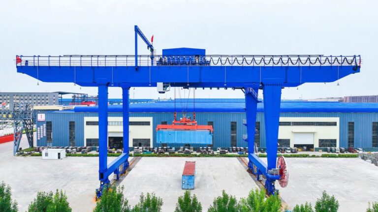 A8 Automated RMG Crane Project for a -40°C Railway Container Yard